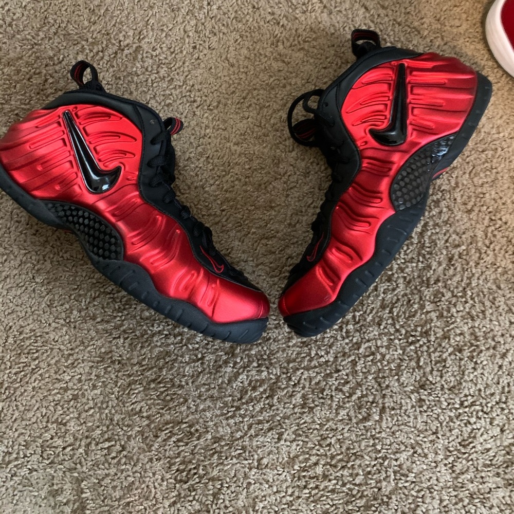 Nike Foams SIZE 10.5 IN MEN
